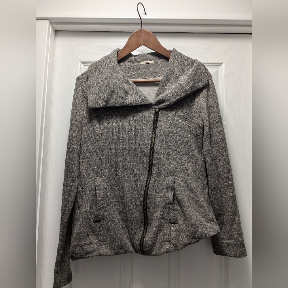 Brown diagonal zip sweater
